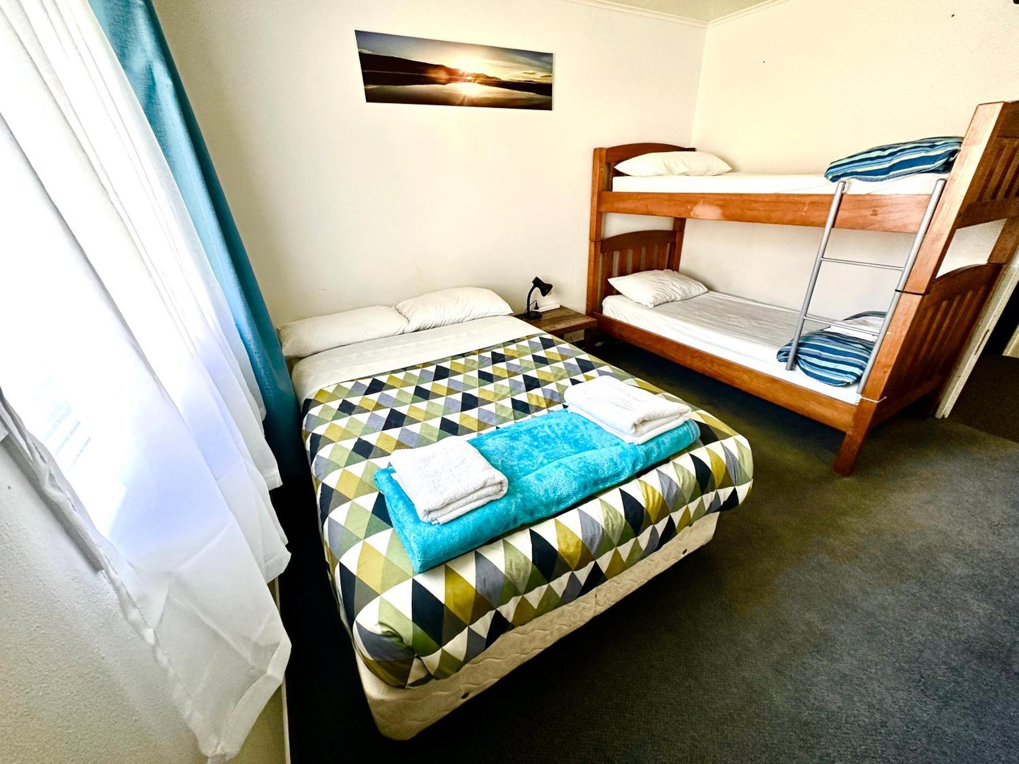 Happy Apple Backpackers Hostel Мотуека Стая снимка