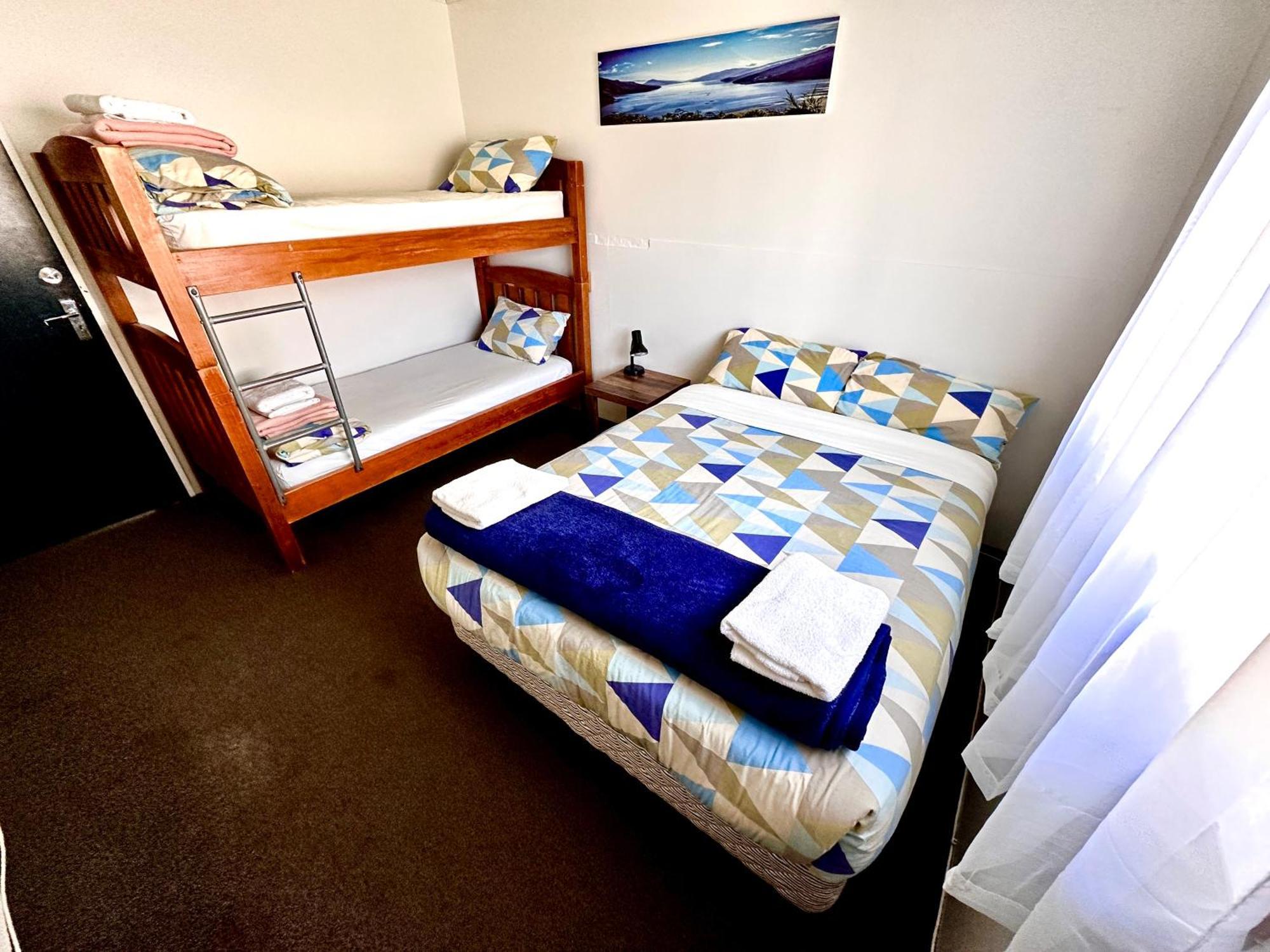 Happy Apple Backpackers Hostel Мотуека Стая снимка